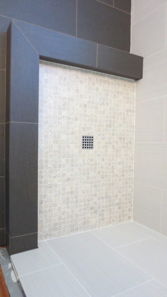 Ebbe drain brushed nickel 1024x576